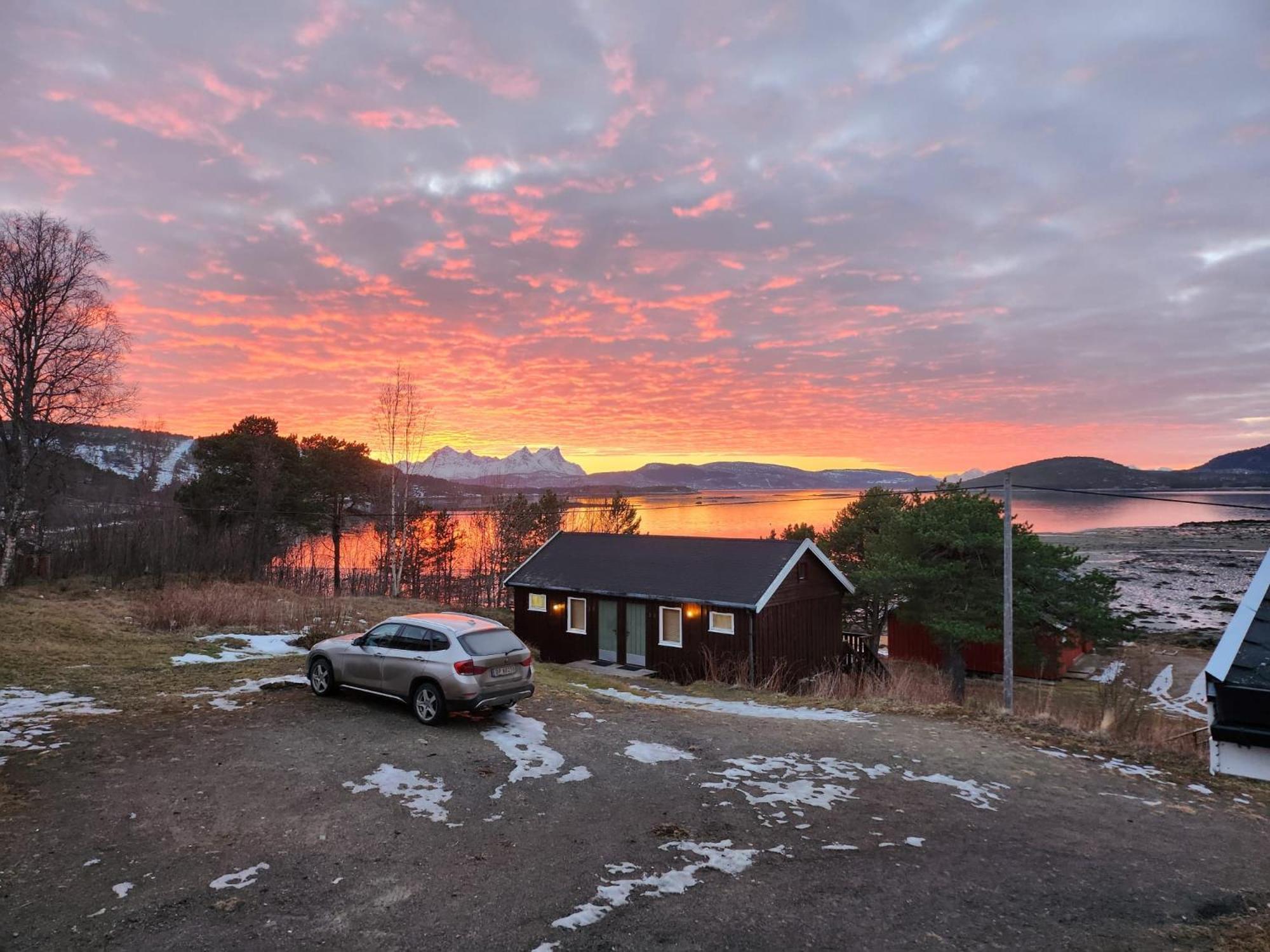 Ulvsvag Gjestgiveri Og Fjordcamping As Zewnętrze zdjęcie